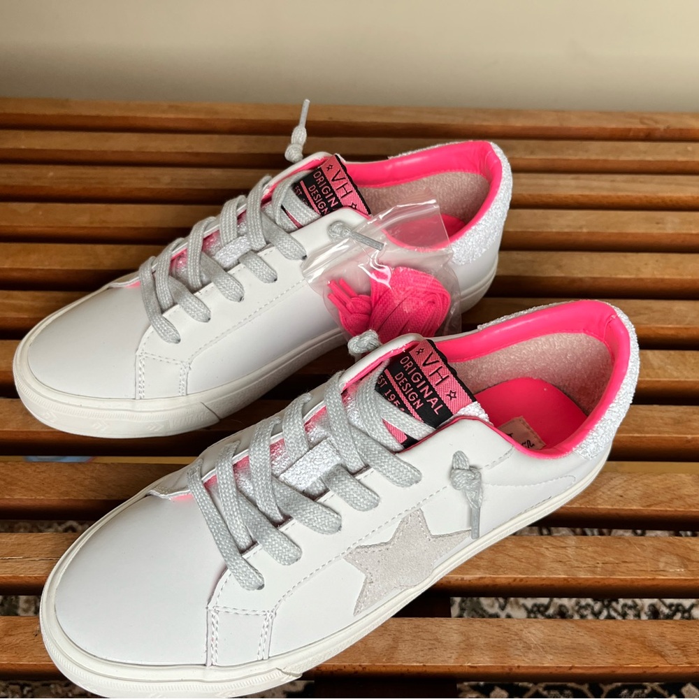 Vintage Havana sneakers, sz 8 1/2, new. White w pink details.